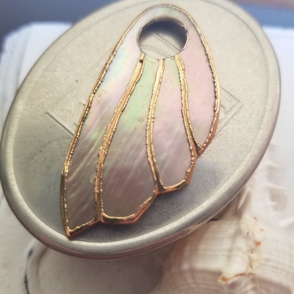 Shell necklace pendant